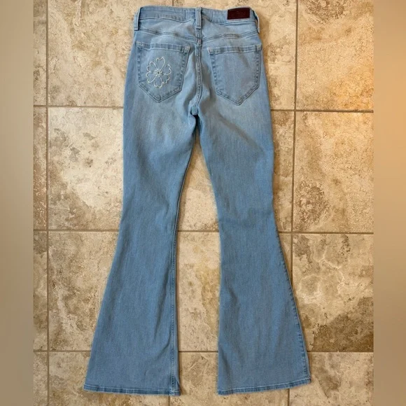 Hollister High-Rise Flare Light Wash Jeans with Embroidered Flowers Sz 2 Long - Picture 2 of 5